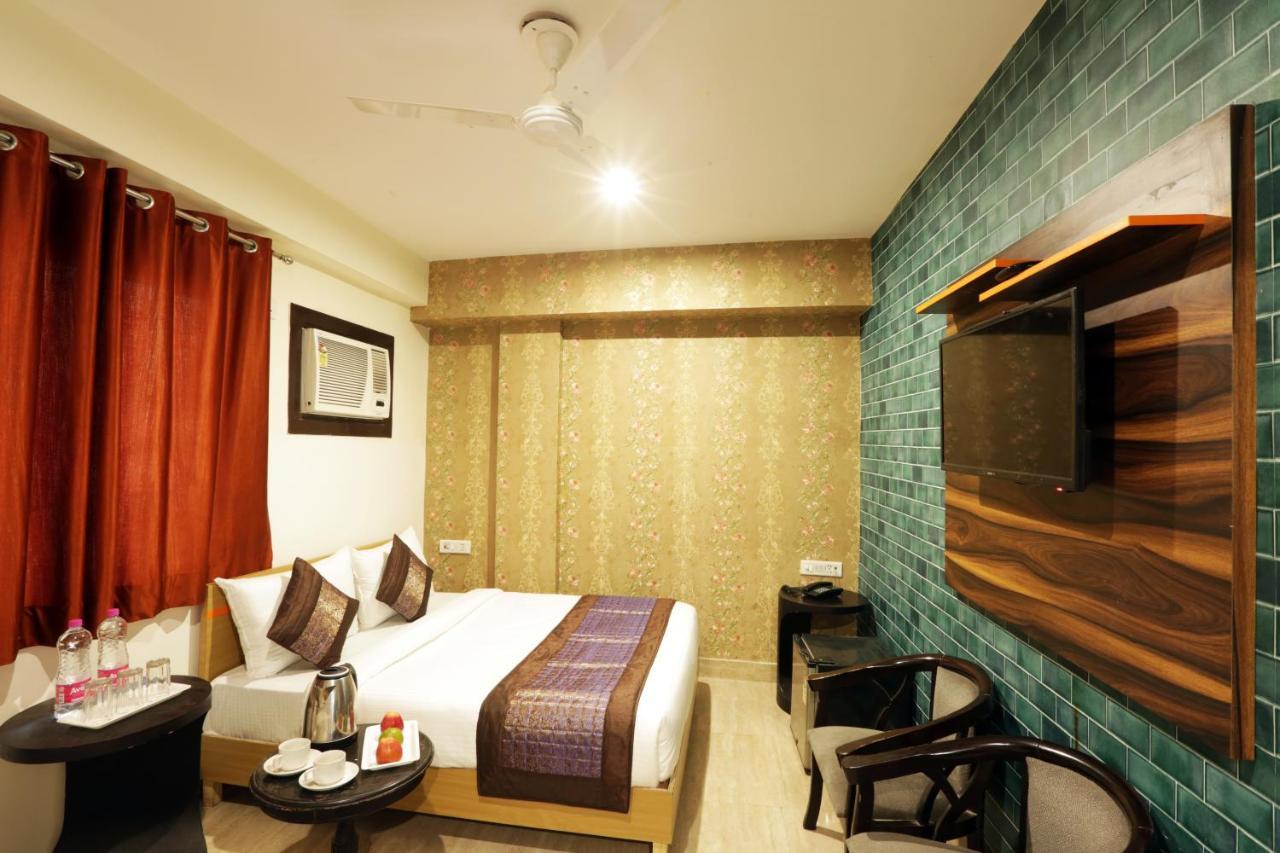 Hotel Ark Wood At Airport New Delhi Eksteriør bilde